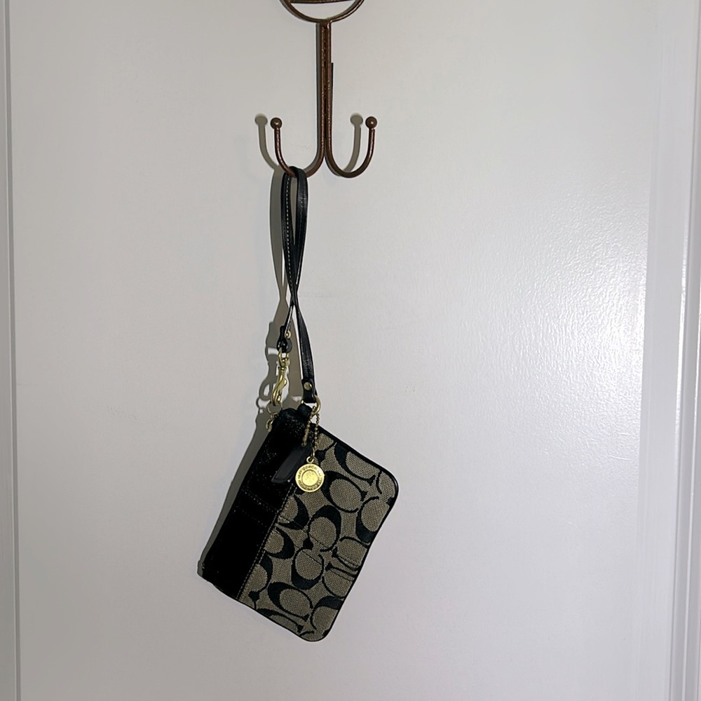 Coach wristlet black and gray